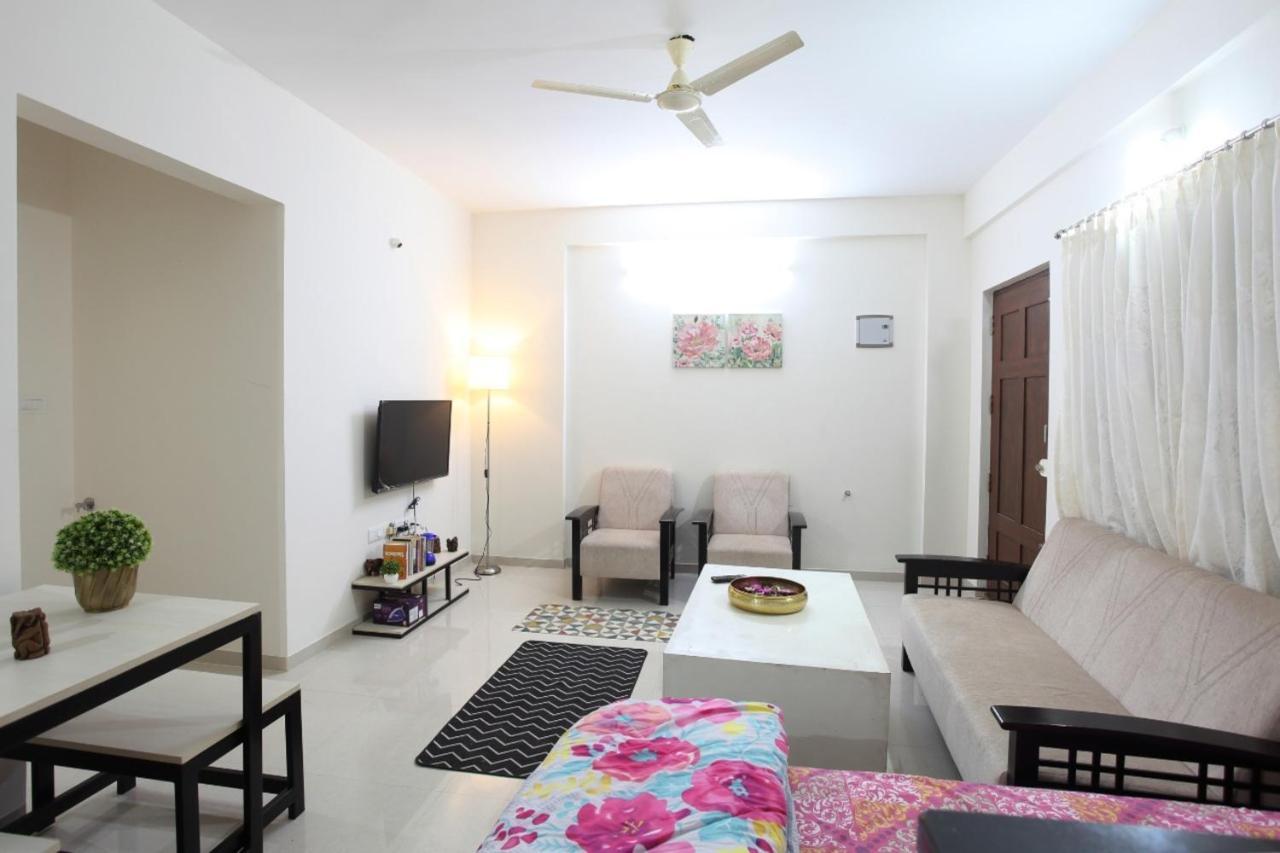 Qualtems Guest House-With Ac Options Bangalore Dış mekan fotoğraf