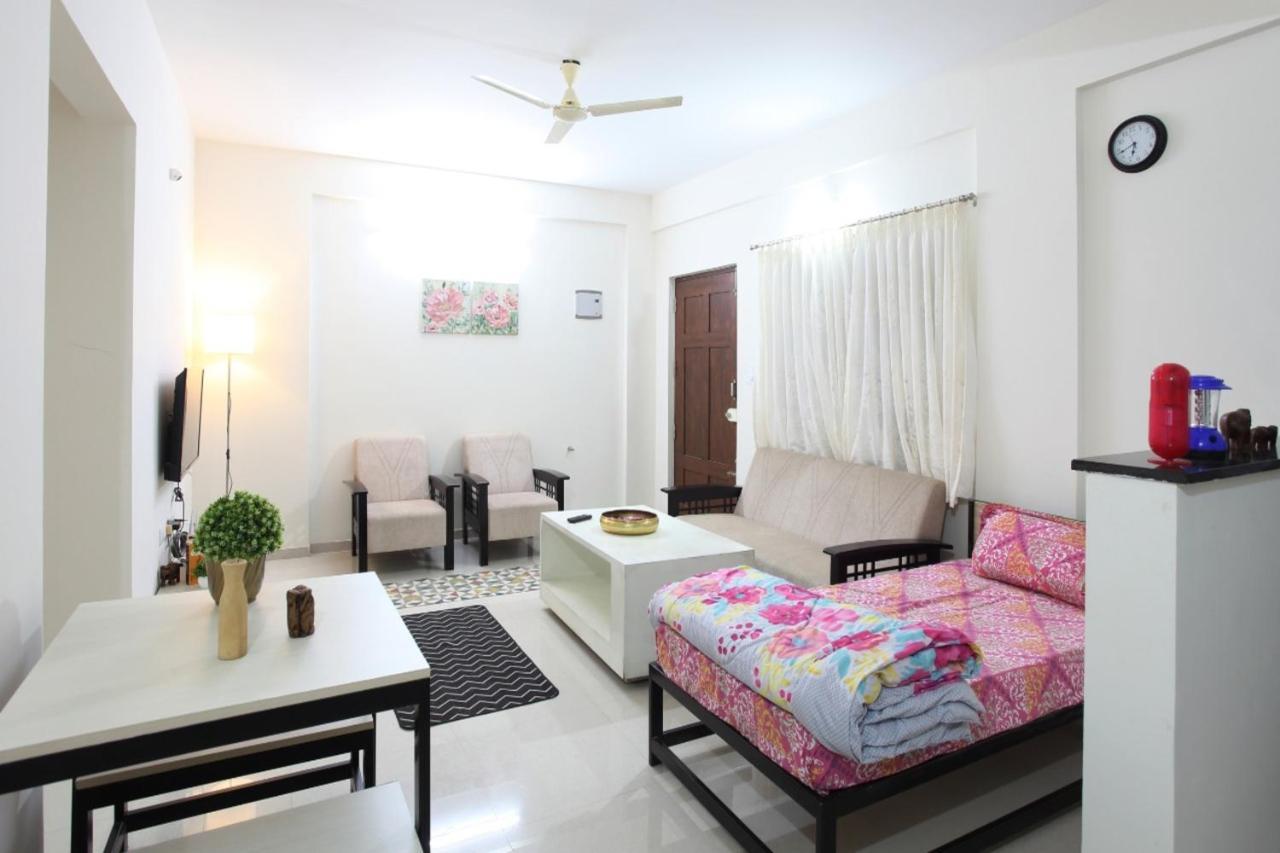Qualtems Guest House-With Ac Options Bangalore Dış mekan fotoğraf